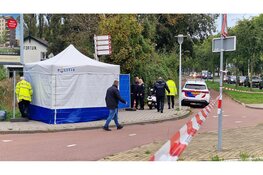 Overledene aangetroffen in sloot bij politiebureau Zaandijk