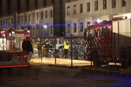 Opvangschip ontruimd na brand, honderden asielzoekers op straat