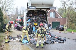 Vuilniswagen bijna in brand in Wormerveer