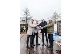 Bouw van 158 woningen in Zaandam feestelijk gestart