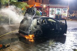 Auto gaat in vlammen op in Krommenie