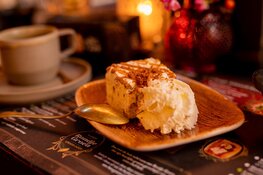 Restaurant ’t Zusje opent 37e vestiging in historisch pand op de Dam in Zaandam