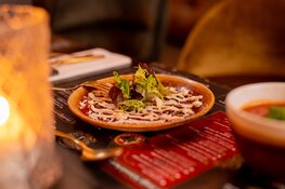 Restaurant ’t Zusje opent 37e vestiging in historisch pand op de Dam in Zaandam