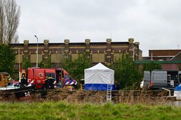 Twee overleden personen aangetroffen in water in Krommenie