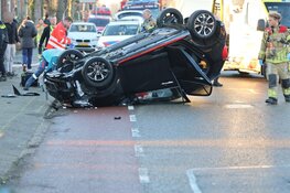 Automobilist overleden na crash aan Dorpsstraat in Assendelft