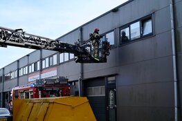 Brand in bedrijfspand aan Rosbayerweg in Wormerveer