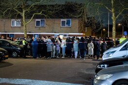 Grote brand in flatgebouw Brandaris in Zaandam: Omliggende woningen ontruimd