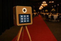 De showstopper op elk feest: waarom een photobooth onmisbaar is geworden