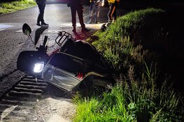 Politie doet onderzoek na ongeval tussen auto en scooter in Assendelft