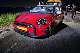 Politie doet onderzoek na ongeval tussen auto en scooter in Assendelft