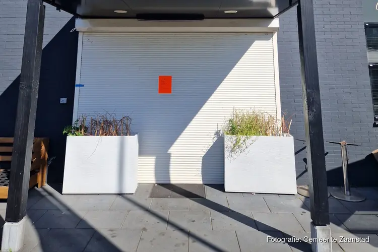 Horecapand gedeeltelijk gesloten aan de Tienlingstraat in Zaandam