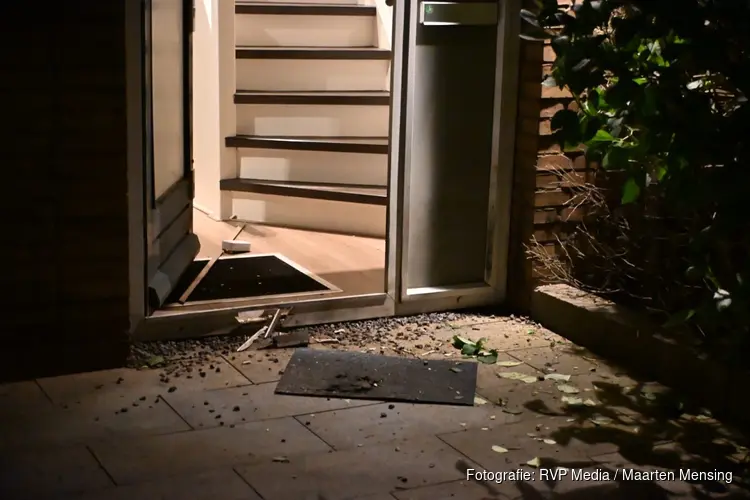 Explosie bij woning in Westzaan