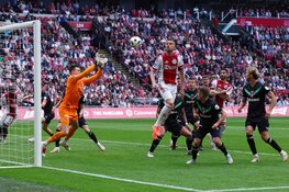Ajax klopt FC Twente, maar komt tekort voor de titel