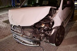 Flinke schade na ongeval in Zaanse woonwijk