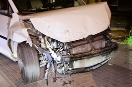 Flinke schade na ongeval in Zaanse woonwijk