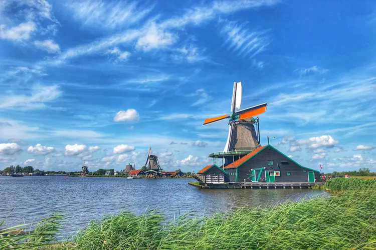 Hoe je als soloreiziger een spannende dag in Zaandam kunt beleven