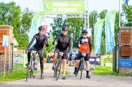 Ronde van de Stelling van Amsterdam beleeft succesvolle 5e editie. Bijna 1.000 deelnemers genoten van het schitterende fietsweer