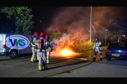 Auto door brand verwoest op bedrijventerrein in Wormerveer