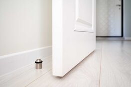 Waarom een deurstopper binnen het verschil maakt in jouw woning