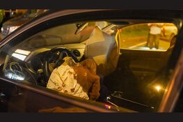 Schade na ongeval tussen twee auto’s op Kepplerstraat in Zaandam