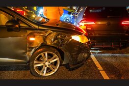 Schade na ongeval tussen twee auto’s op Kepplerstraat in Zaandam