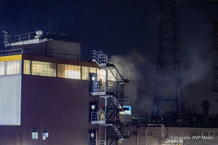 Grote brand bij cacaofabriek aan Oostzijde
