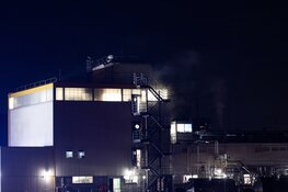 Grote brand bij cacaofabriek aan Oostzijde