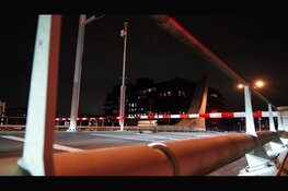 Prins Bernhardbrug in storing, wegverkeer volledig gestremd
