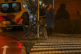 Fietser gewond na aanrijding met auto op rotonde Assendelft