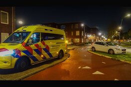 Fietser gewond na aanrijding met auto op rotonde Assendelft