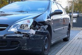 Bestuurder aangehouden na botsing in Krommenie