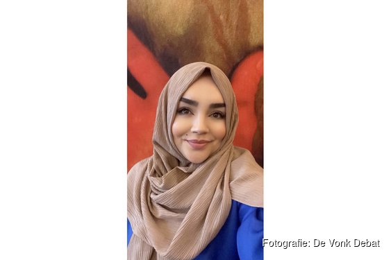 De Staat in Uniform: Gelijkheid of Gecamoufleerde Uitsluiting?