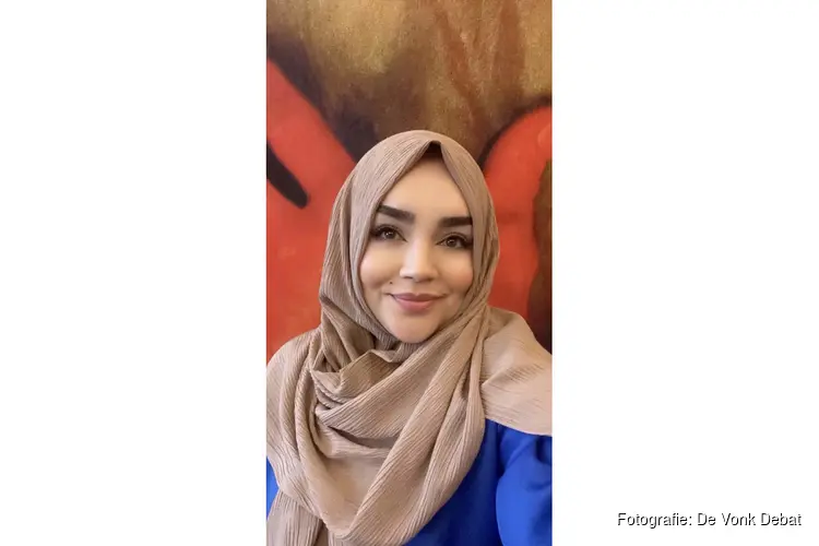 De Staat in Uniform: Gelijkheid of Gecamoufleerde Uitsluiting?