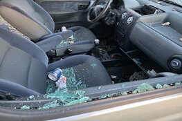 Langdurig geparkeerde auto bij Burger King Wijdewormer vernield