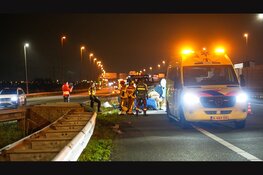 Twee gewonden nadat auto over de kop slaat op A8