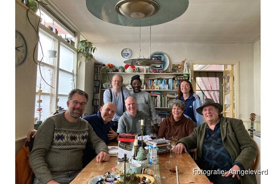 De Bieb voor de Zaanstreek sluit negen dichters 24 uur op tijdens Poëzieweek