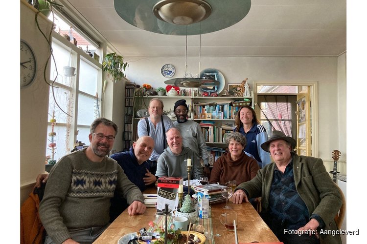 De Bieb voor de Zaanstreek sluit negen dichters 24 uur op tijdens Poëzieweek