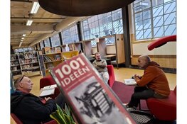 De Bieb voor de Zaanstreek sluit negen dichters 24 uur op tijdens Poëzieweek