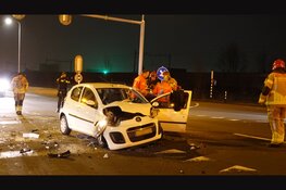 Gewonde en flinke schade na ongeval in Krommenie