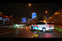 Auto total loss na eenzijdig ongeval op afrit A8