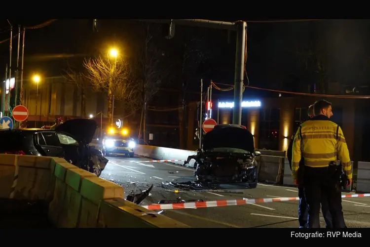 Aanrijding met meerdere gewonden J.M. den Uylweg in Zaandam