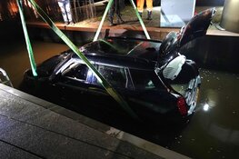 Automobilist raakt te water in Zaandam
