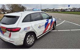 Politieauto betrokken bij ongeval op oprit A8