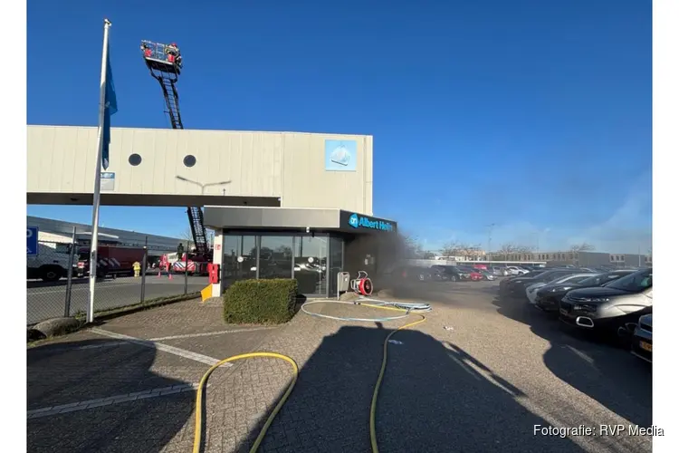 Brand bij distributiecentrum Albert Heijn in Zaandam