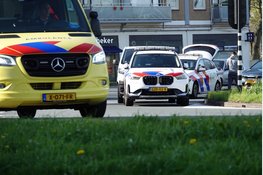 Brand in woning aan de Oostzijde snel onder controle, politie auto in aanrijding met busje