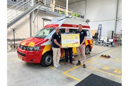 Foodspeciaalzaken in Noord-Holland halen € 4.750 op voor Stichting WensenAmbulance Noord-Holland met stroopwafelactie