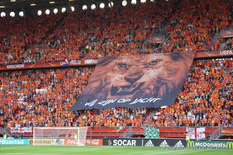 Zaanse kroegen mogen langer open tijdens het WK: zo kleur je ook je eigen straat en huis oranje