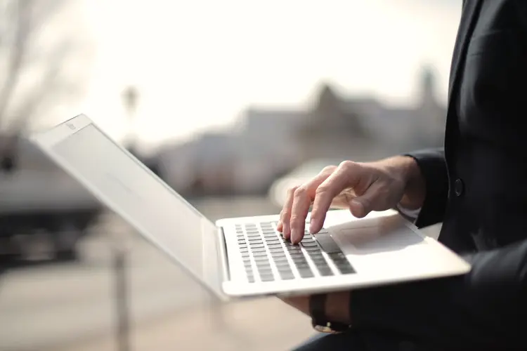 Contant betalen versus online betalen: wat werkt het beste voor Zaandam-klanten?