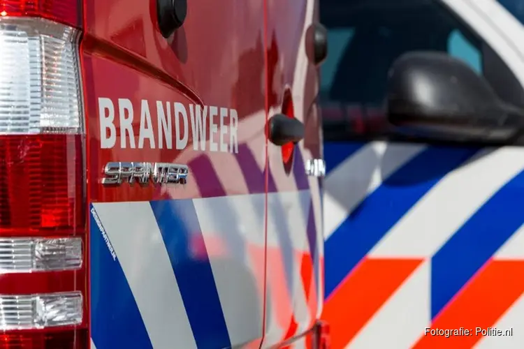 Auto verwoest door brand in Assendelft