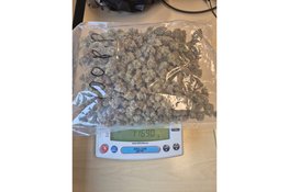 Berging gesloten na vondst softdrugs en vuurwapen